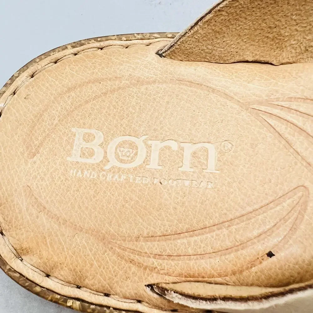 Born Sandals Womens 9 Beige Leather Crisscross Strap Slide Buckle Comfort Shoes